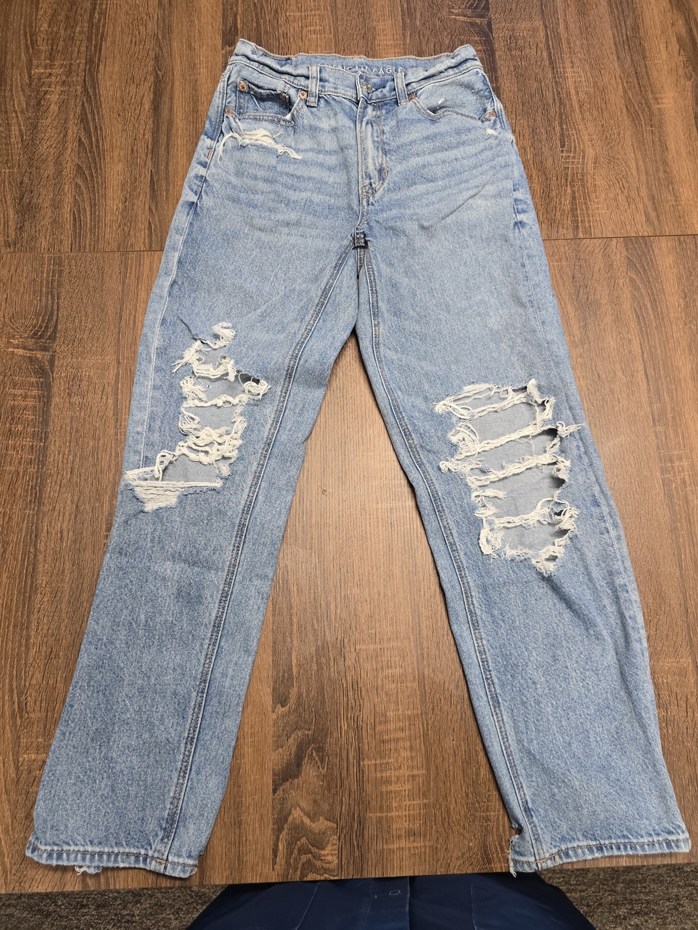 American Eagle Super High-Waisted Baggy Straight Jeans Size 0 Short Distressed
